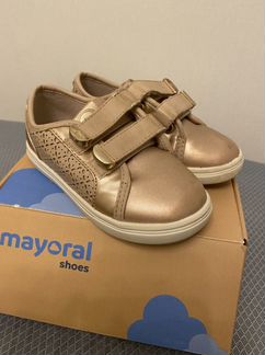 Кроссовки Mayoral 25 р