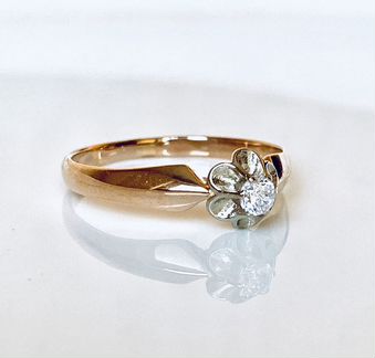 Золотое кольцо с фианитом