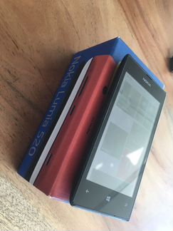 Телефон Nokia Lumia 520