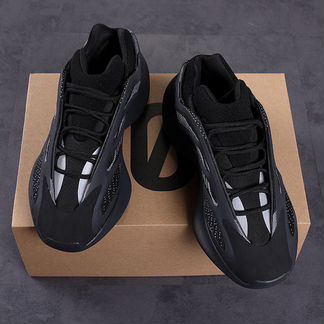 Кроссовки adidas yeezy boost 700 v3 (36-45)
