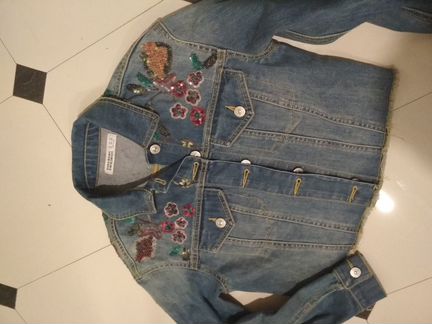 Джинсовая куртка с вышивкой Zara