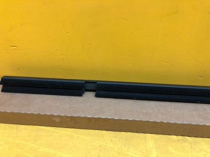 Уплотнитель стекла задний левый Nissan Patrol Y62