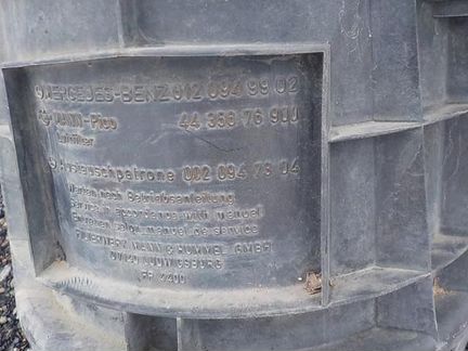 Корпус воздушного фильтра Мерседес 20947304