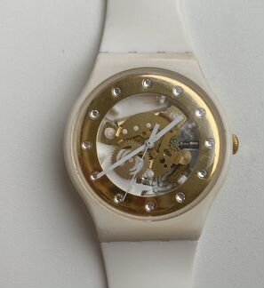 Часы Swatch белые