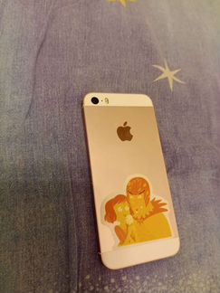 Телефон iPhone SE