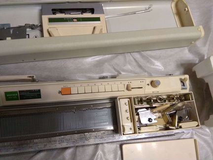 Двухфонтурная вязальная машина brother kh 120/120