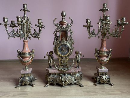 Каминные часы и канделябры
