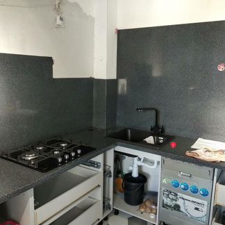 Столешница с фартухом из искуственного камня