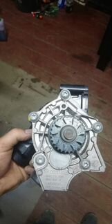 Помпа Audi A6 оригинал