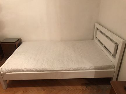 Кровать и матрас