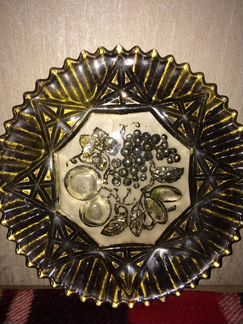 Редкое антикварное стеклянное блюдо