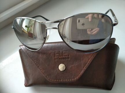 Солнцезащитные очки различных моделей