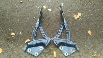 Петли капота Touareg 7L 03-10