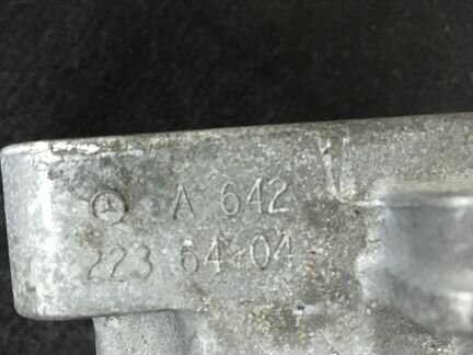 Кронштейн опоры двигателя Mercedes 642 двигатель