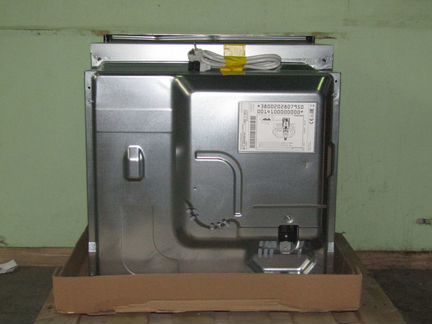 Духовой шкаф Bosch HBG6750S1