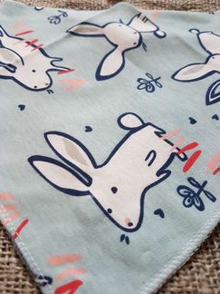 Слюнявчики-банданы новые комплект 4 шт