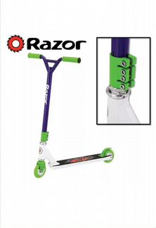 Трюковый самокат Razor Beast V3