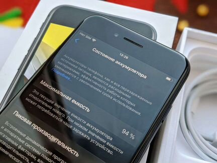 iPhone SE 2020 64Гб безупречный