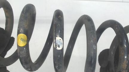 Пружина подвески левая передняя Suzuki Grand Vitar