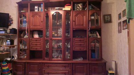 Зеленоград. Мебель из красного дерева. Стенка