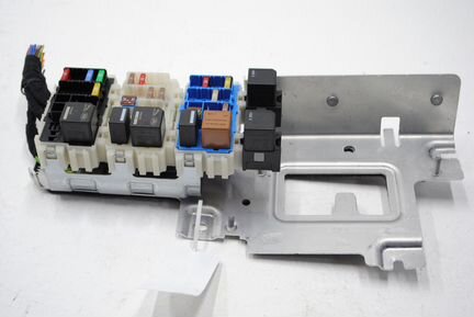 Блок предохранителей Land Rover Discovery Sport