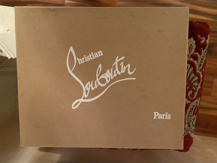 Чёрные туфли Louboutin