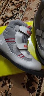 Лыжные ботинки р 35