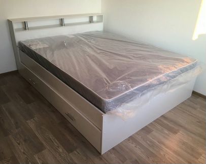 Кровать 140 см с ящиками
