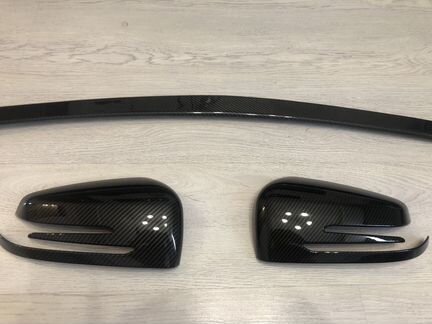 Карбоновый спойлер и зеркала Mercedes w212 amg
