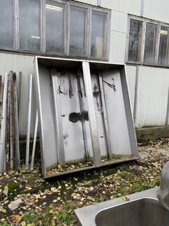 Зонт вытяжной с жироуловителем