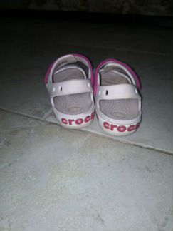 Босоножки Crocs