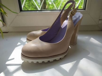 Бежевые туфли 36 размер