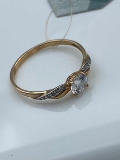 Новое золотое кольцо с фианитами Swarovski