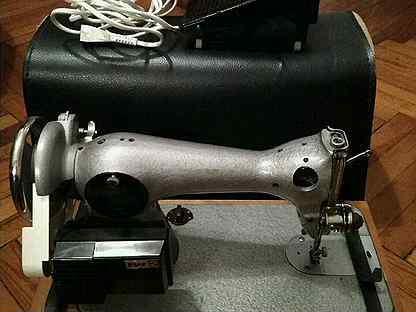 швейная машинка tur 2 1967г. швейная машина tur 2. Tur 2 швейная машинка. швейная машина tur 2 цена. швейная машина aspa tur 2 черно золотая.