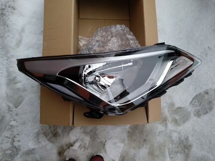 Hyundai Solaris передняя правая фара