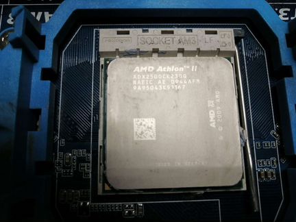 Материнская плата с процессором и памятью