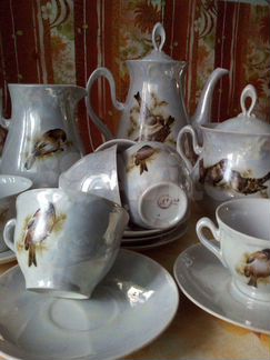 Кофейный сервиз советских времен покрыт перламутро