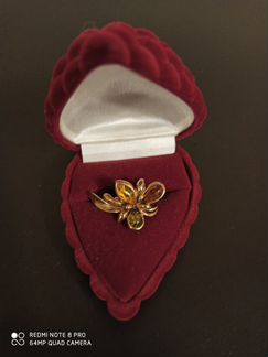 Серебряное кольцо с янтарем
