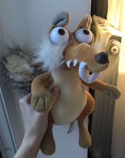 Игрушка белка из Ледникового периода