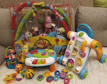 Развивающие игрушки для ребенка с рождения пакетом