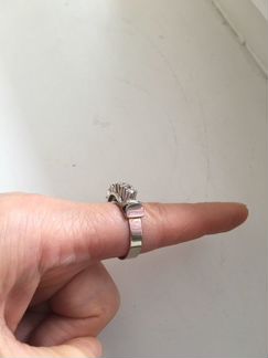 Золотой кольцо с бриллиантами