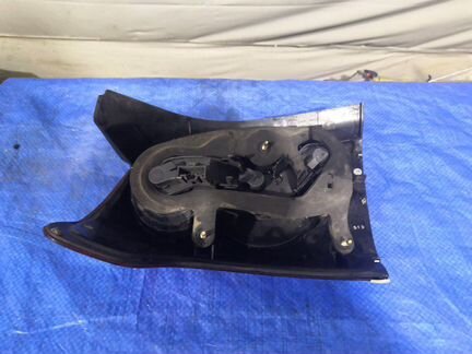 Фонарь правый Toyota Avensis 2 2002-2006