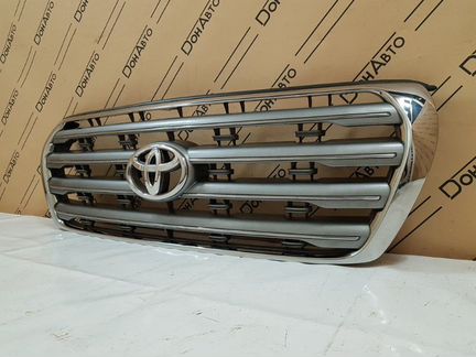 Решетка радиатора Toyota Land Cruiser 200