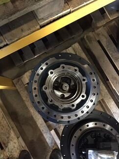 Редуктор хода hitachi ZX330-1 (9202140)