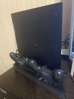 PS4 PRO два геймпада игры на дисках