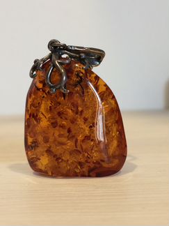 Кулон из натурального Янтаря в серебре