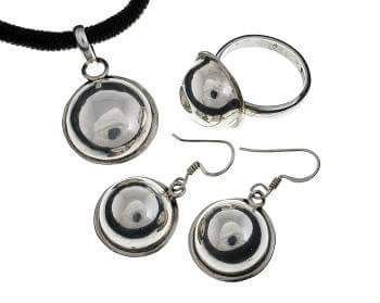 Стильный серебряный комплект