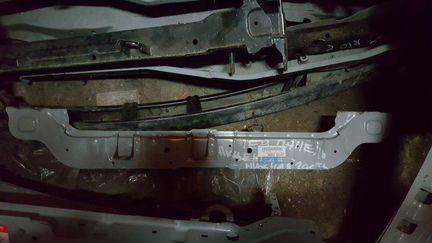 Суппорт радиатора нижний Hyundai Accent 00-10