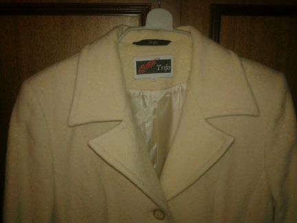 Пальто женское демисезонное светлое, р.46-48