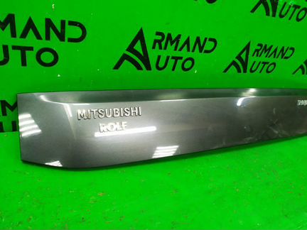 Накладка двери багажника Mitsubishi Pajero Sport 3